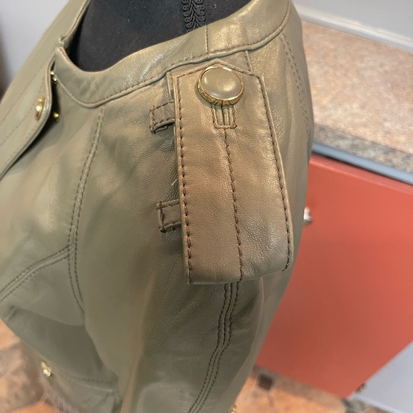 Woman green leather jacket with sweater leaves - Picture 3 of 5